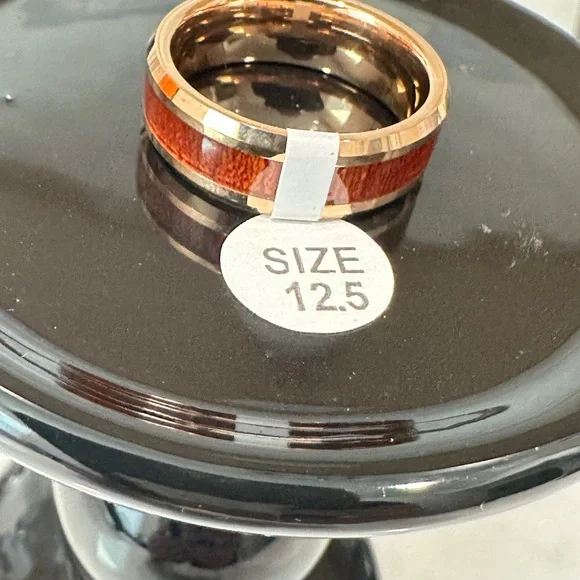 NWT Rose-Gold Tungsten Band with Hawaiian Koa Wood Inlay – Men’s Ring Size 12.5